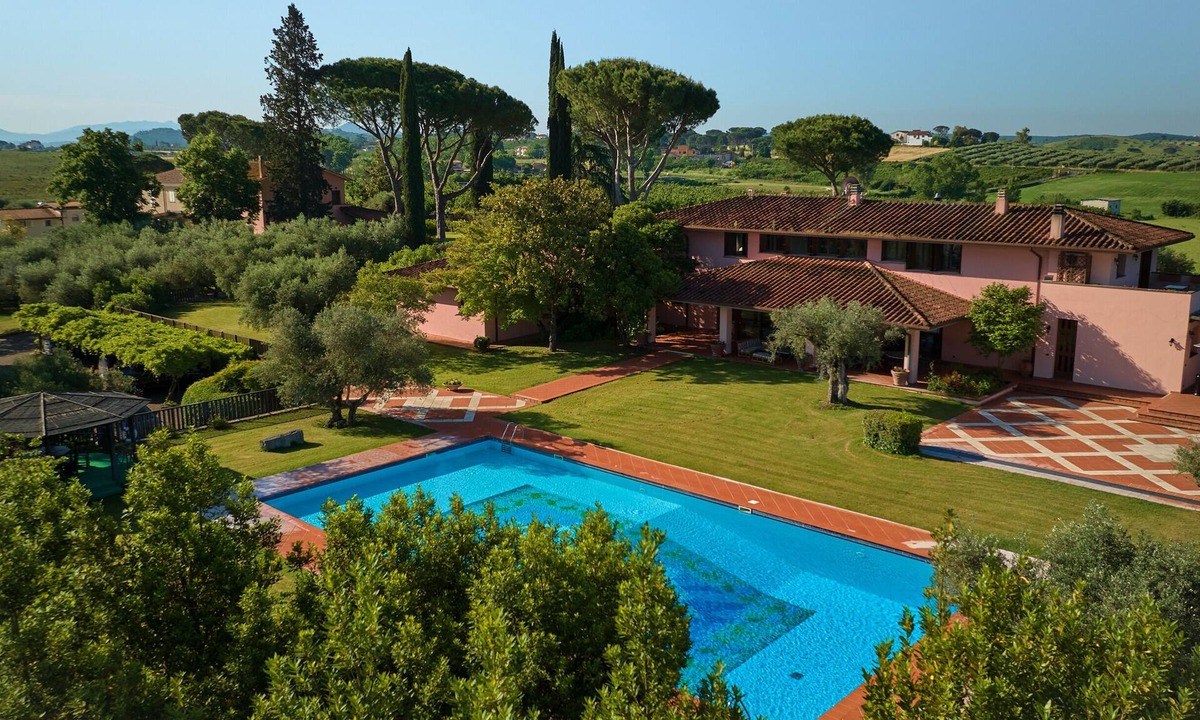 Palombara Sabina Villa | Rome Countryside Luxury Villa: Stunning Pool, Tennis, Weddings, Cooking Classes