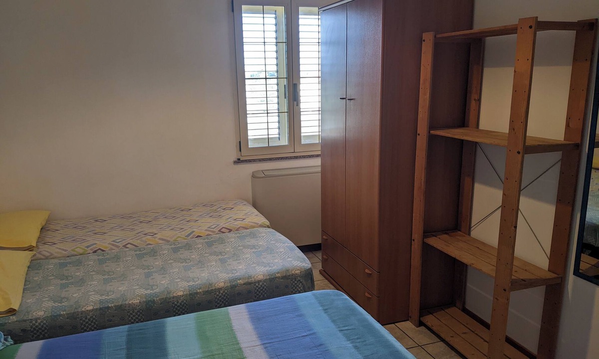 Marina di Montenero House | Triple room for rent with independent bathroom
