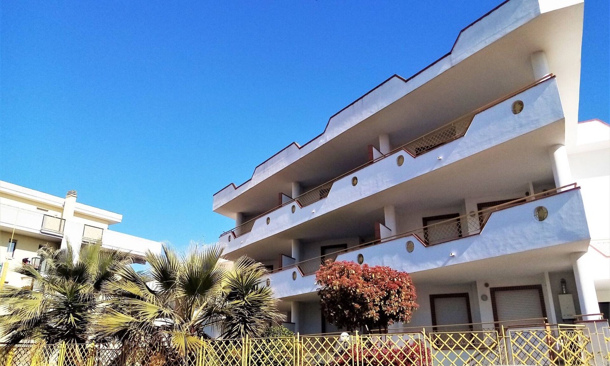 Villa Rosa Apartment | Coastal Comfort Stay Apartment