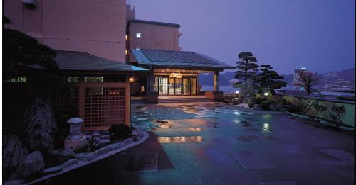Toba Hotel | Kochoran