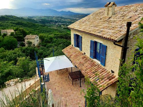 Abbateggio Bed & Breakfast | La casa dalle finestre blu