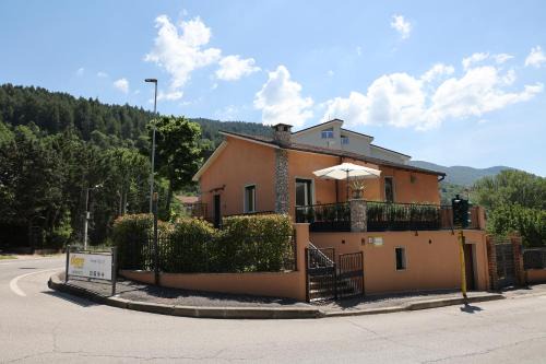 Popoli House | La Genziana - villino con parcheggio privato