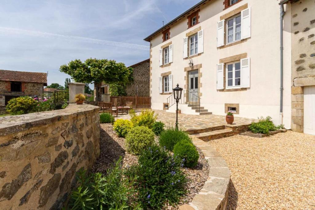 Burgnac House | La maison d'eugénie
