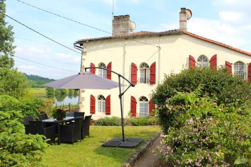 Availles-Limouzine House | La Maison du Passeur