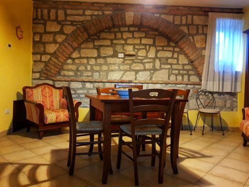 Morcone House | La Taverna