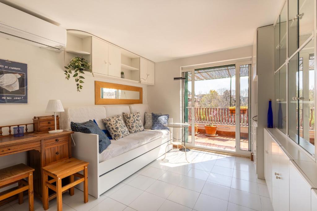 Quartiere XXXI Giuliano Dalmata Apartment | La Terrazza Sui Tigli EUR Metro Laurentina