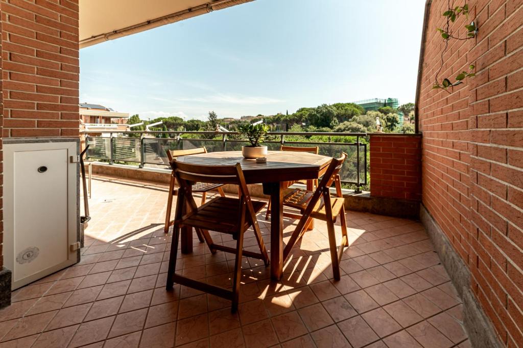 Aurelio Apartment | La Terrazza sul Parco , Huge Private Terrace, Free Parking, 3 Bedrooms