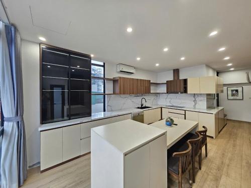 Tay Ho Apartment | Lakenest Realty 2 Tây Hồ, Hà Nội