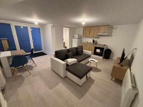 Saint-Junien Apartment | Le Breakaway, cosy et calme