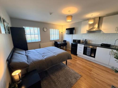 Leatherhead Apartment | Leatherhead Studios by WorkStay