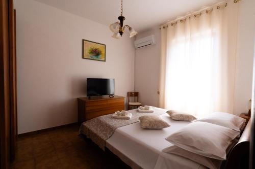 Zona LIII Tomba di Nerone Apartment | Lemon Garden Home