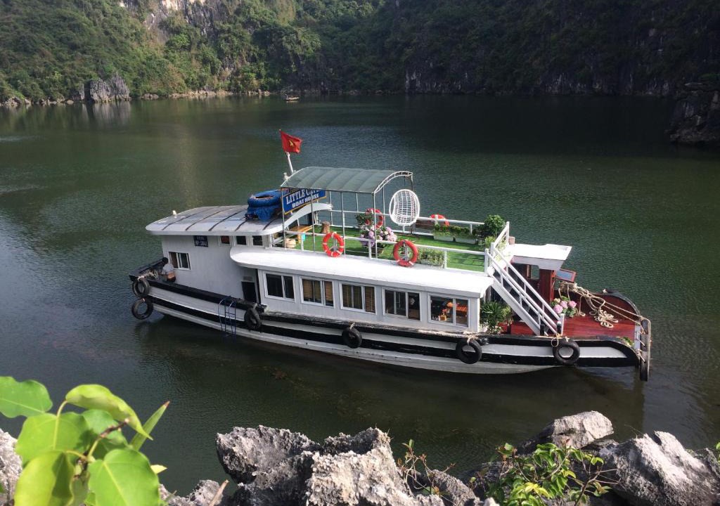 Cat Ba Boat Rental | Little Cat Ba Boat House