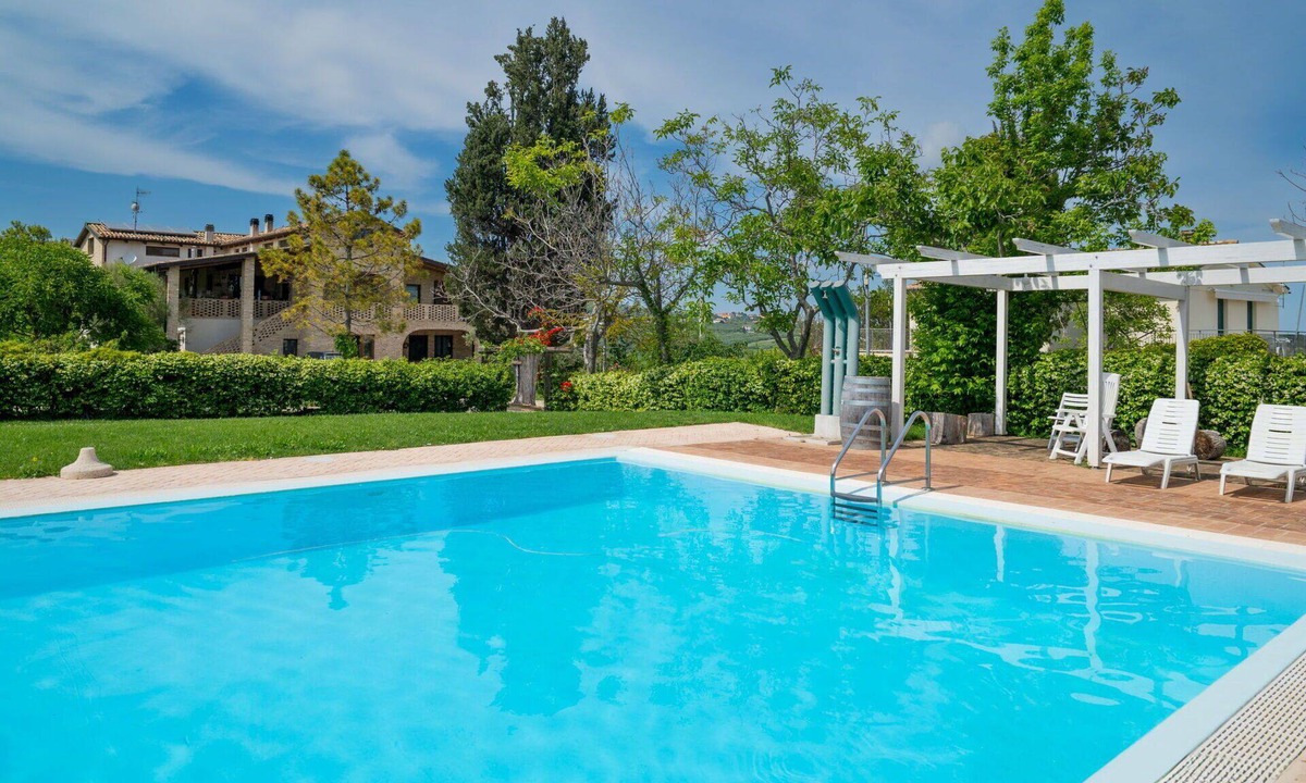 Citta Sant'Angelo Apartment | Lovely apartment for 4 guests with pool, A/C, WIFI, TV, patio and pets allowed