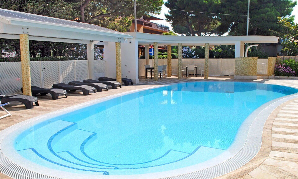 Terracina Apartment | Lovely apartment for 5 people with pool, WIFI, A/C, TV, balcony and pets allowed