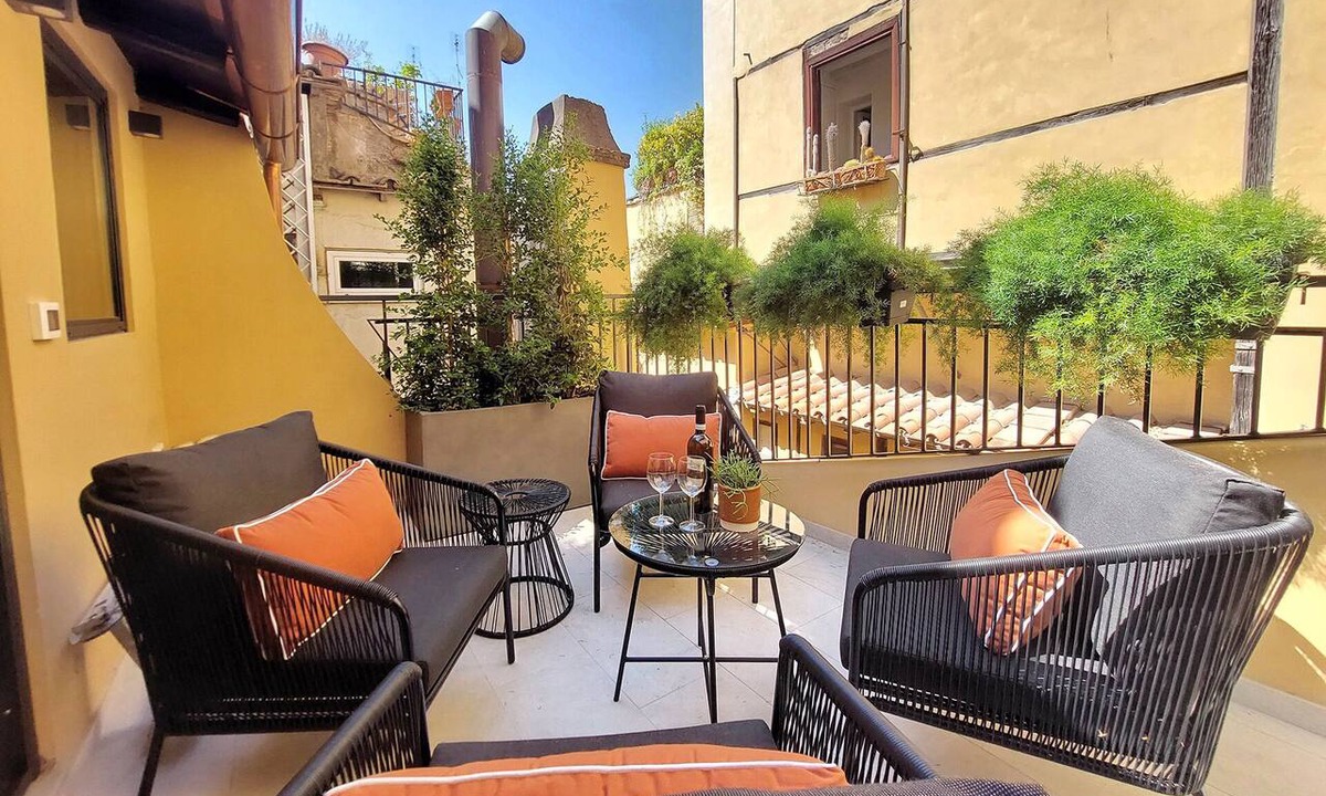 Rione VII Regola Apartment | Lovely Terraced Apartment, Two Bath, Heart of Rome
