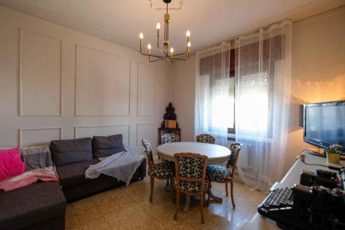 Sud-Ovest Apartment | LucyANn's Home