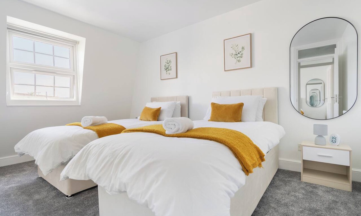 Kilburn House | Luxe 4-bedroom house perfect for groups | great transport links!
