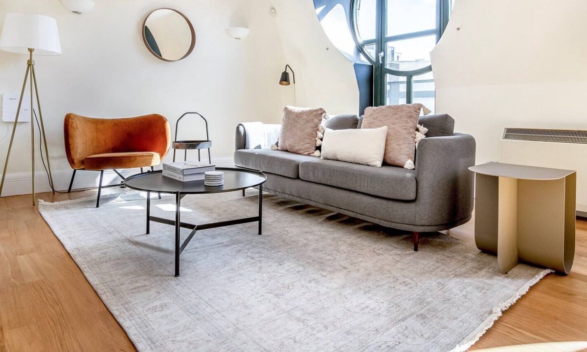 Bishop's Apartment | Luxe South Bank Triplex 2BR w/ Balcony, near London Eye, by Blueground