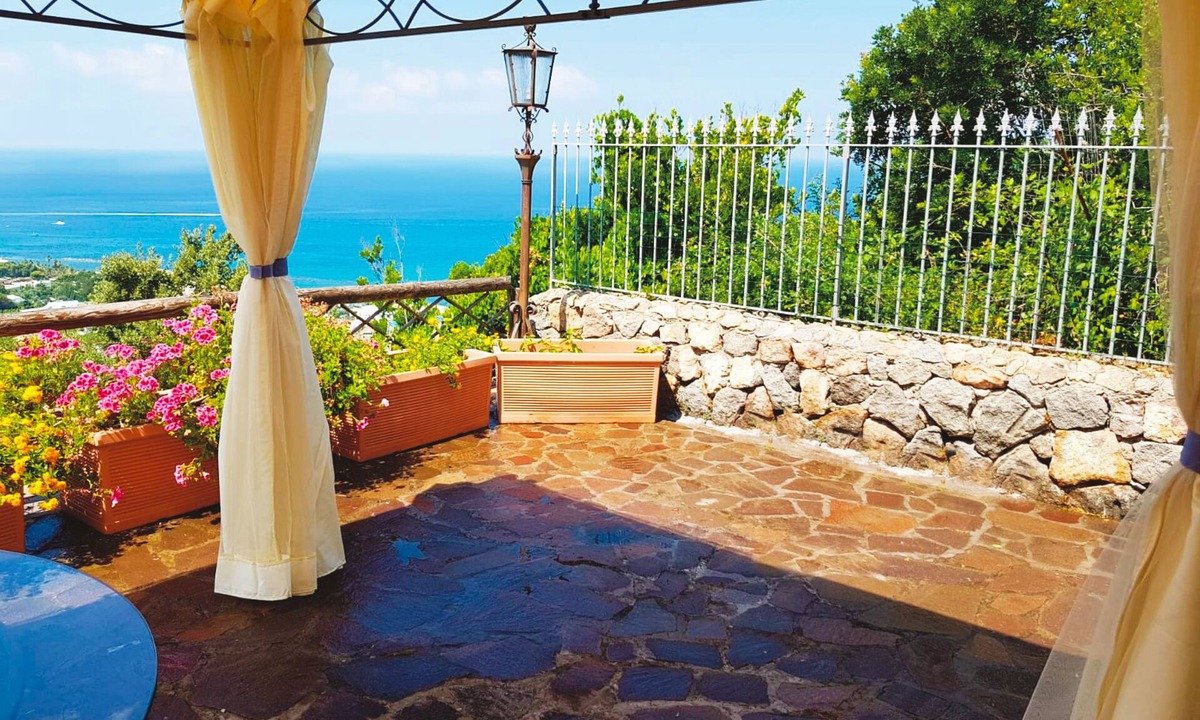 Forio Villa | Luxury Villa Regina sleeps 16 with 5 outbuildings