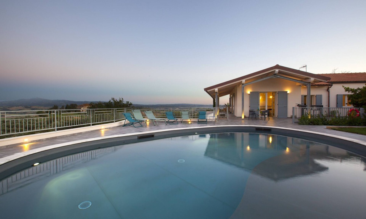 Campagnatico Villa | Luxury villa, swimming pool, shaded terraces, panoramic view, sauna fitness room
