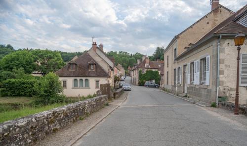 Moutier-d'Ahun House | Maison familiale du pont Millénaire
