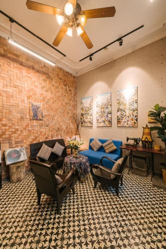 Hoan Kiem House | Maison Tonkin Heritage- Train Street- 5BR- 10 pax