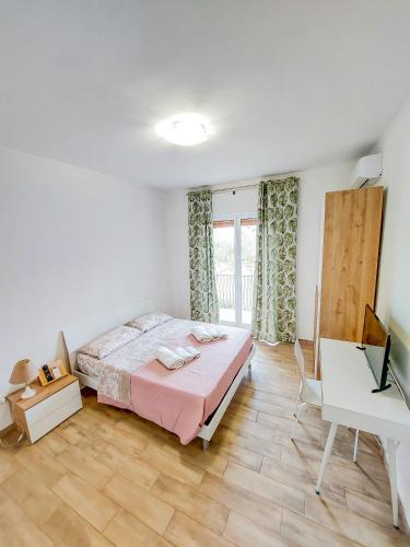 Fuorigrotta House | Metro Guest House