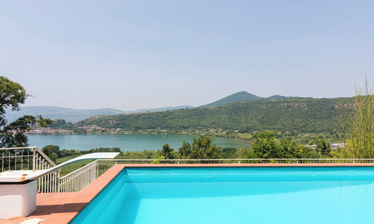 Poggio delle Ginestre House | Miralago by Interhome