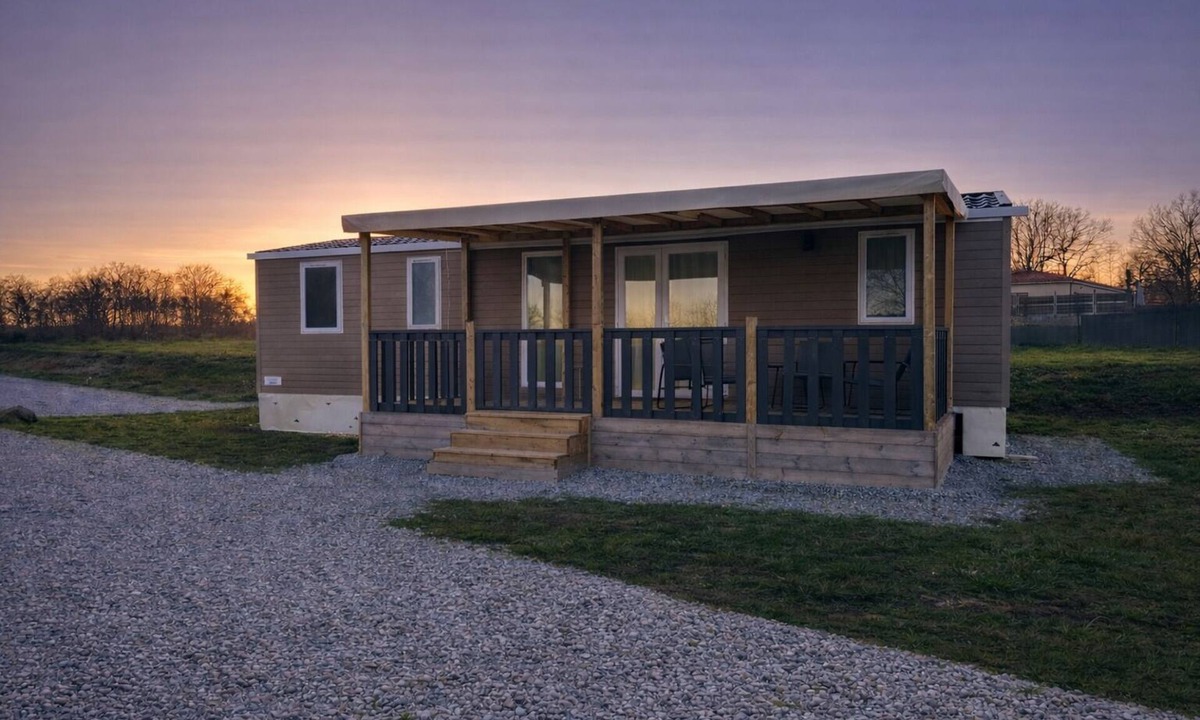 Saint-Marc-a-Frongier House | Mobile home VIOLETTES/Sleeps 08