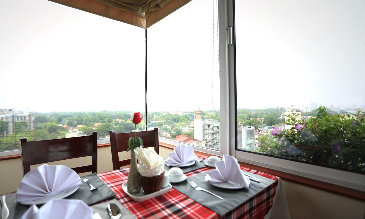 Truc Bach Hotel | Moon View Hotel