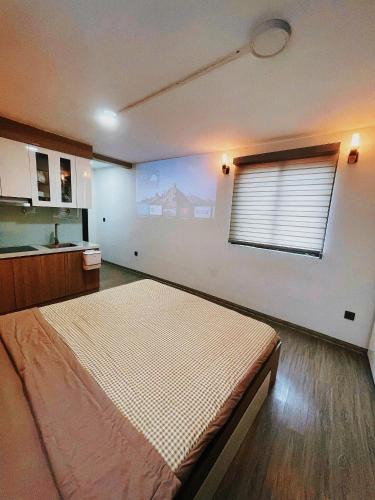 Doi Can Apartment | Natural Light STU 402 Near Uncle Ho's Mausoleum
