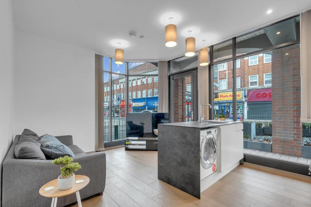 Yiewsley Apartment | New Modern Apartment near Heathrow Airport