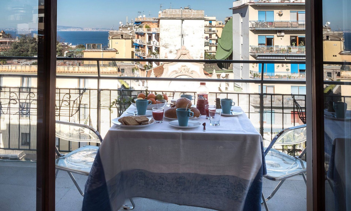 Sorrento City Centre Apartment | Nice and sunny apartment located on the main street of Sorrent