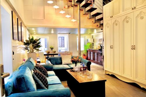 Hoan Kiem Apartment | Old Quarter Retreat 3BR Big Living Room
