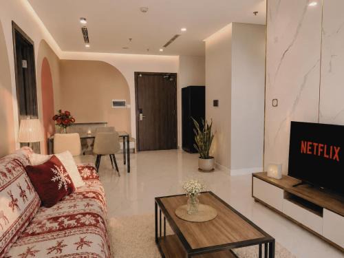 District 9 Apartment | Oliver's vacation home - Vinhomes Grand Park