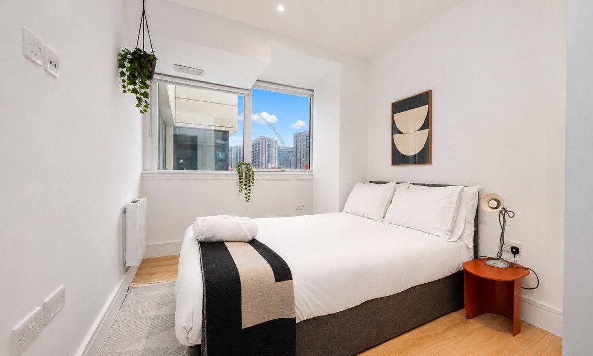 Wembley Park Apartment | Olympic Way Apartment, Workspace, Gym & Near Station
