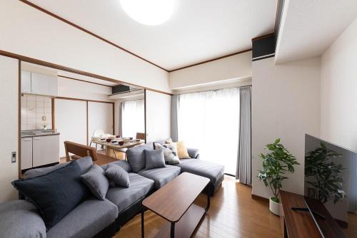 Gifu Apartment | oyadoya gifu201 広さ84平米 名鉄岐阜駅から徒歩12分 1部屋貸切 最大8名可能 子供12歳以下無料
