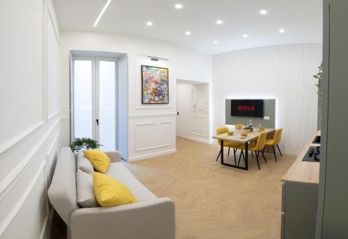 Historical Downtown Salerno Apartment | Palazzo Ducale
