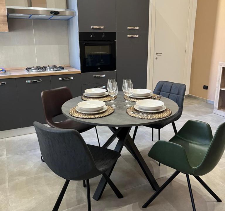 Vasto Apartment | Palazzo Ferrara Apartment