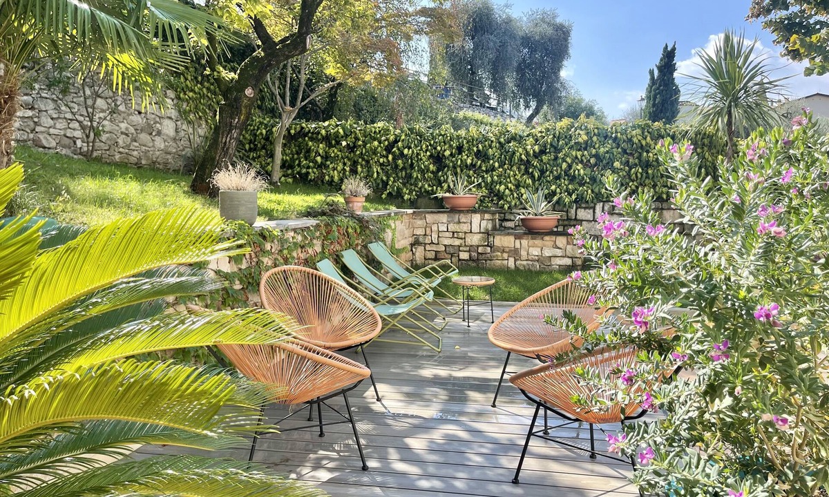 Brenzone sul Garda Apartment | PANORAMIC APARTMENT SITUATED IN THE TOWN CENTER WITH LAKE VIEW