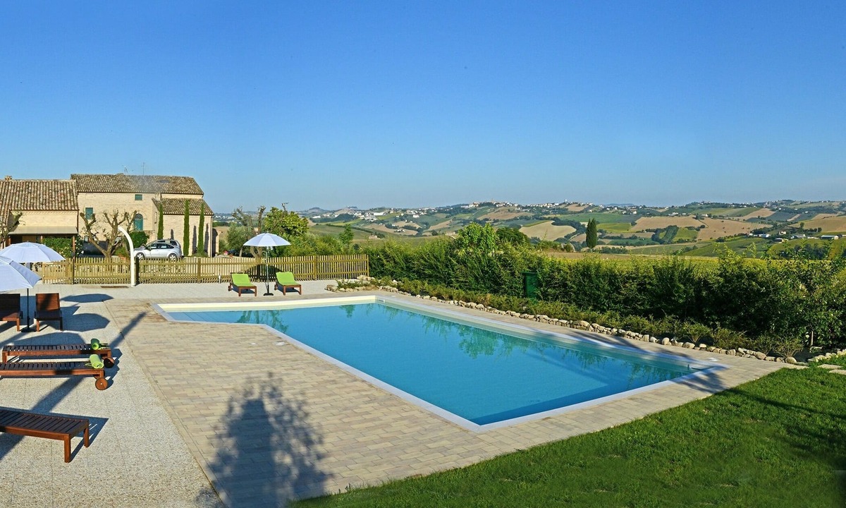 Francavilla d'Ete Apartment | Panoramic Countryside Apartment with Private Pool – Nature & Relaxation