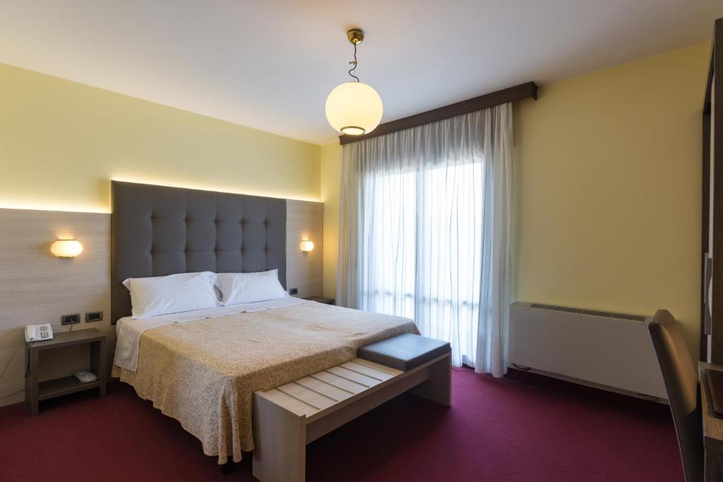 Villanova Hotel | Park Hotel Ristorante Ca' Bianca