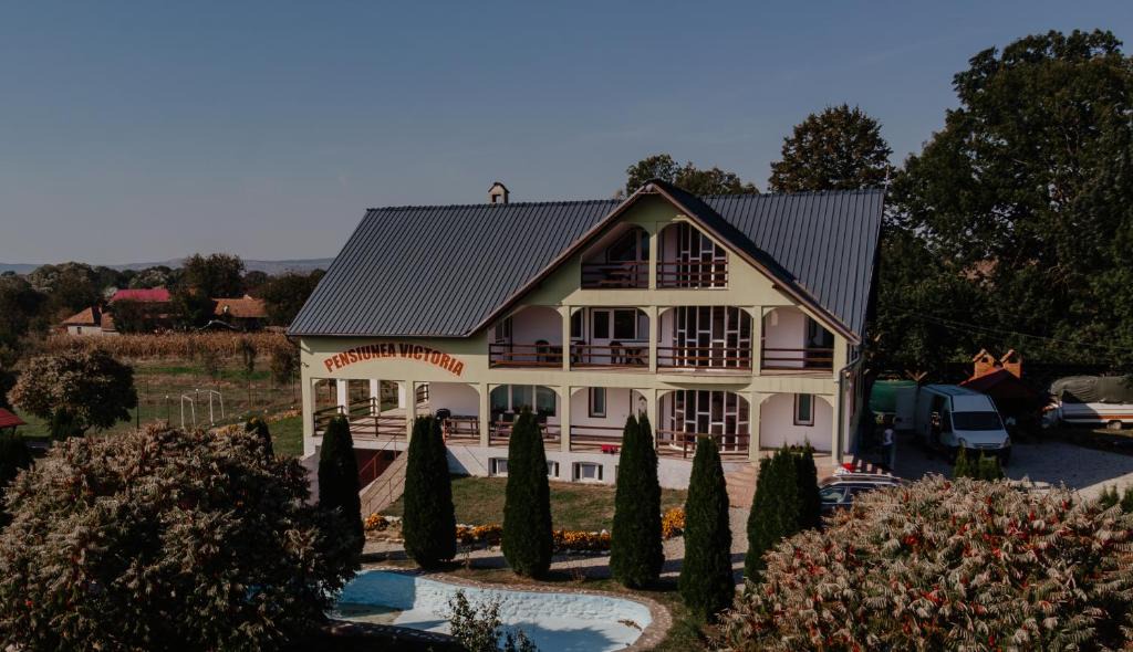 Voila House | Pensiunea Victoria Sambata de Sus