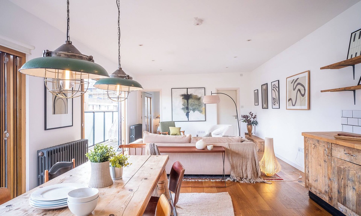 Whitechapel Apartment | Penthouse. Brick Lane. Zone 1. Roof Terrace