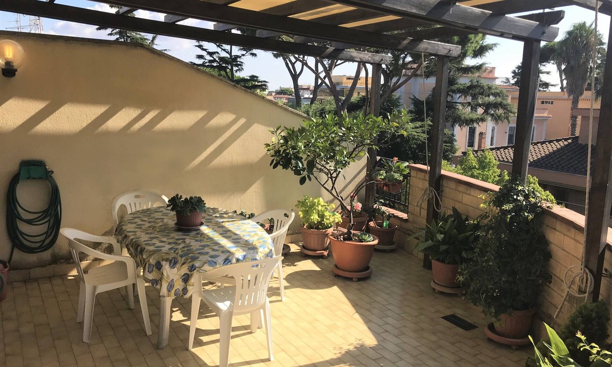 Aurelio Apartment | Perfect penthouse near San Pietro!