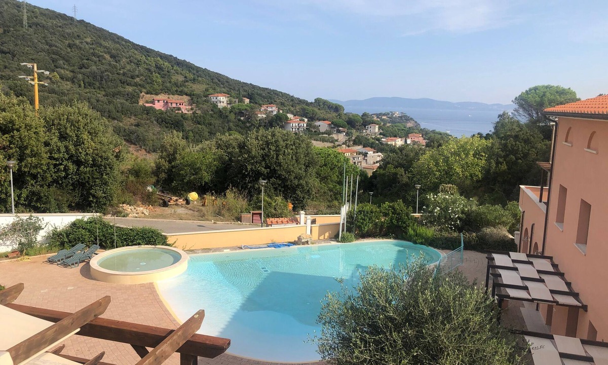 Cavo Apartment | Pet-friendly Vacation Apartment La Pergola al Cavo 107 with Mountain View, Pool & Terrace