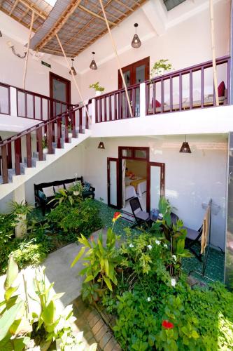 Cam An House | Pink Beach Homestay