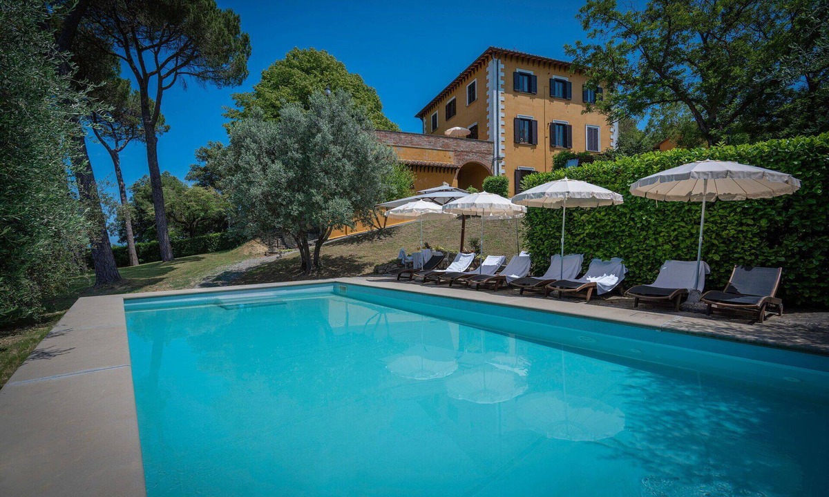 Chiusi Villa | Private Villa with private pool, A/C, hot tub, WIFI, TV, terrace, pets allowed, panoramic view