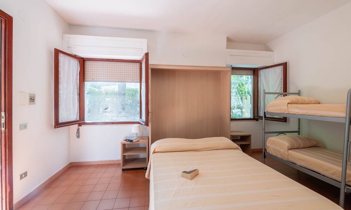 Mandrione House | Property In A Holiday Village 'Monolocale 3 Posti Letto' with Shared Pool and Air Conditioning