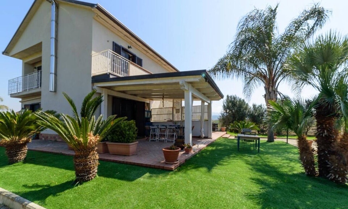 Marina di Casal Velino Villa | Quiet Villa Near the Sea